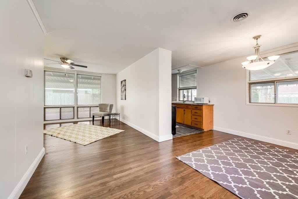 1815 Spring Ave - Photo 7 of 19
