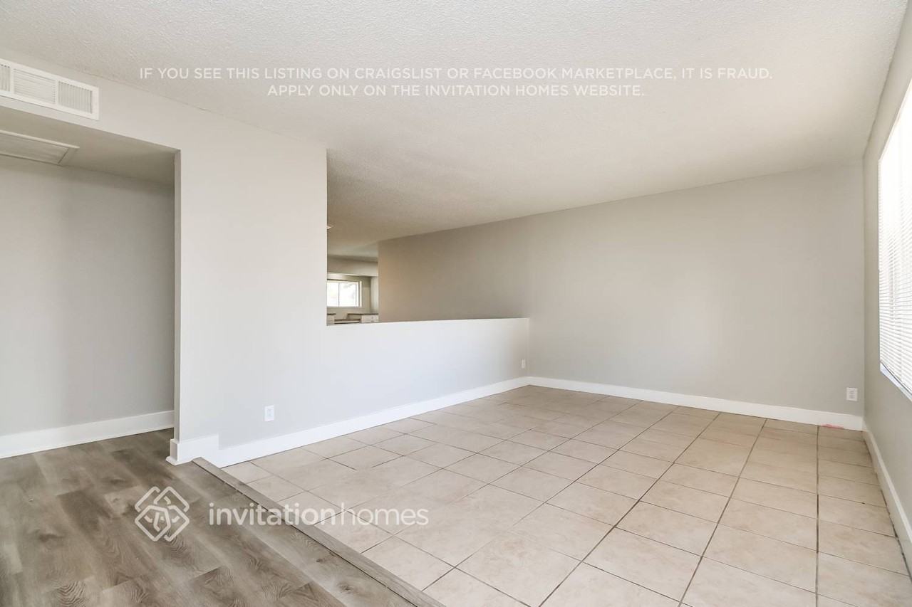11219 N 41st Ave - Photo 5 of 12