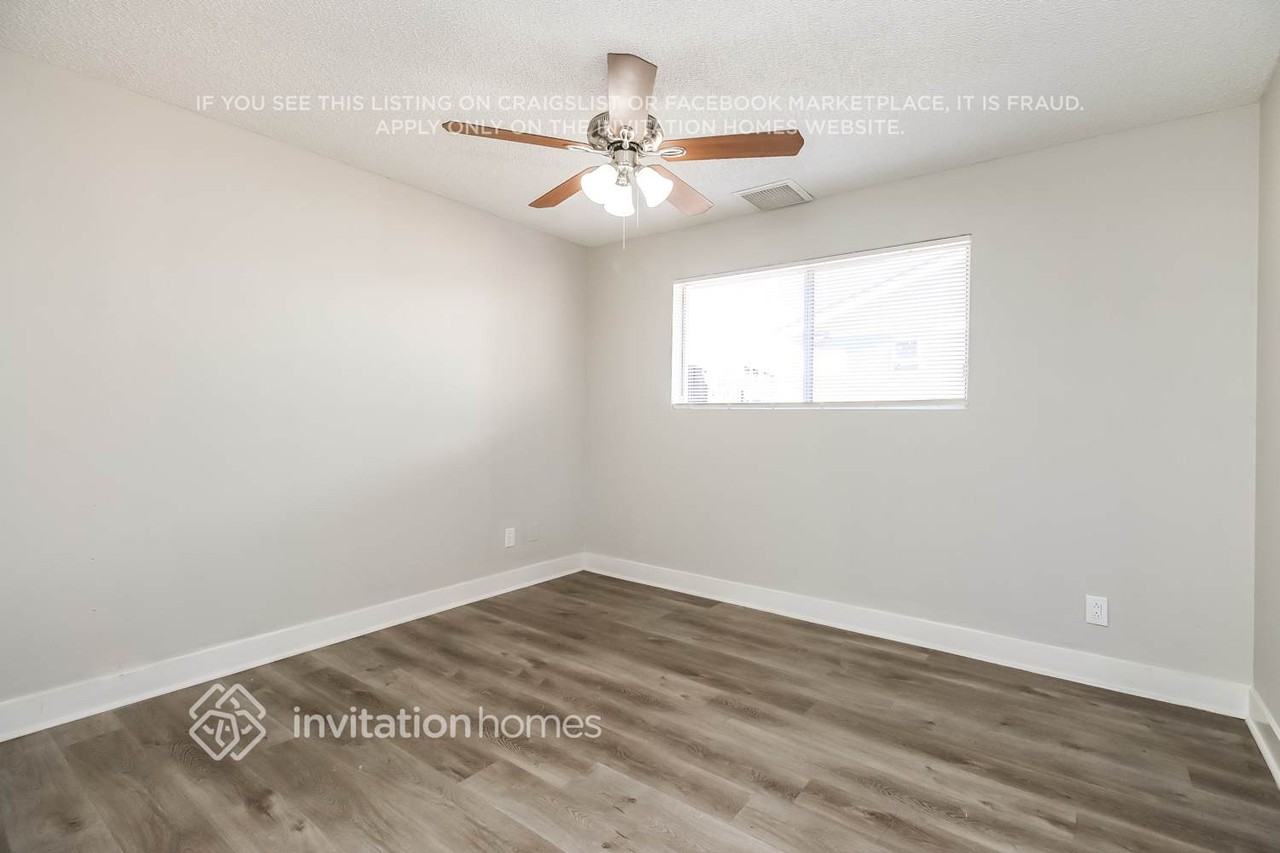 11219 N 41st Ave - Photo 7 of 12