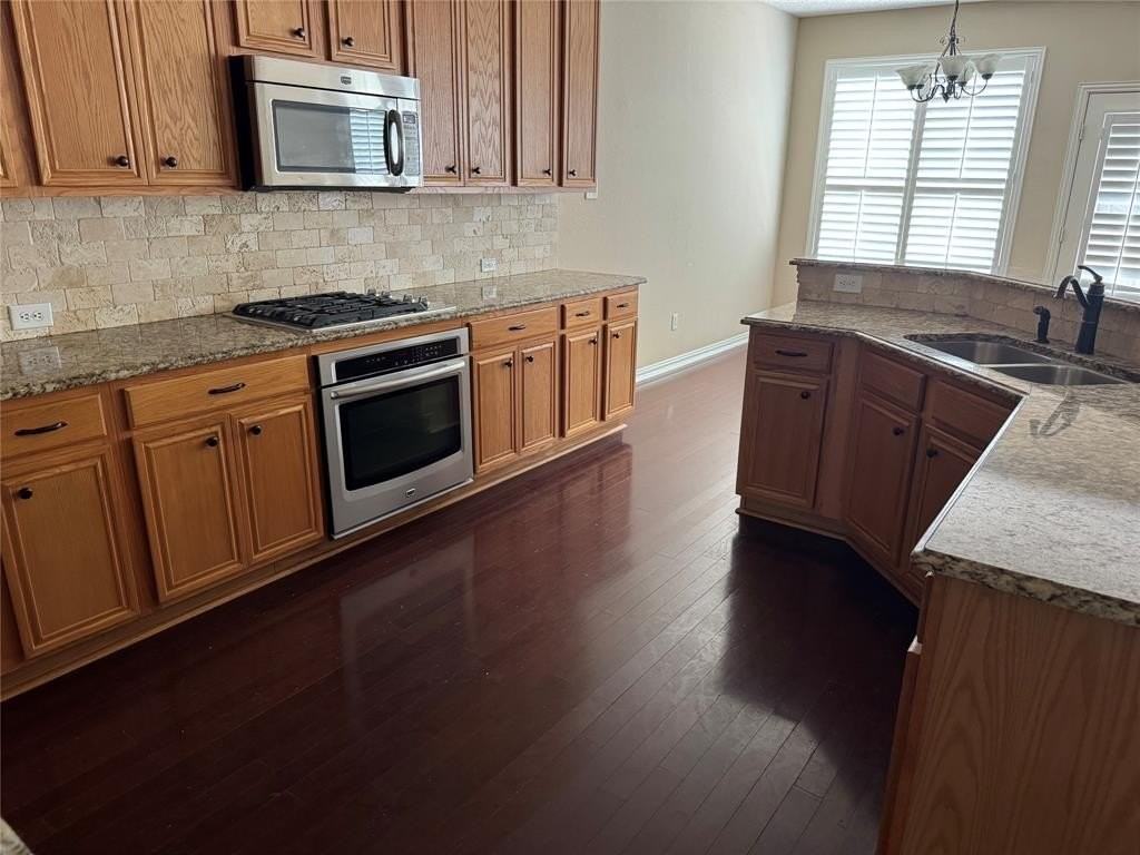 8272 Beartooth Dr - Photo 3 of 16