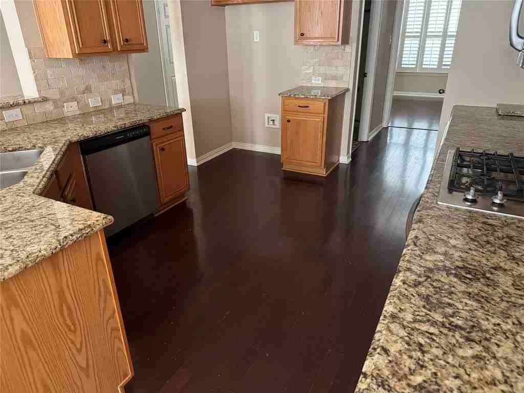 8272 Beartooth Dr - Photo 4 of 16