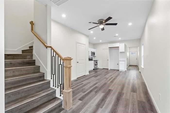 3445 Frazier Ave - Photo 2 of 3