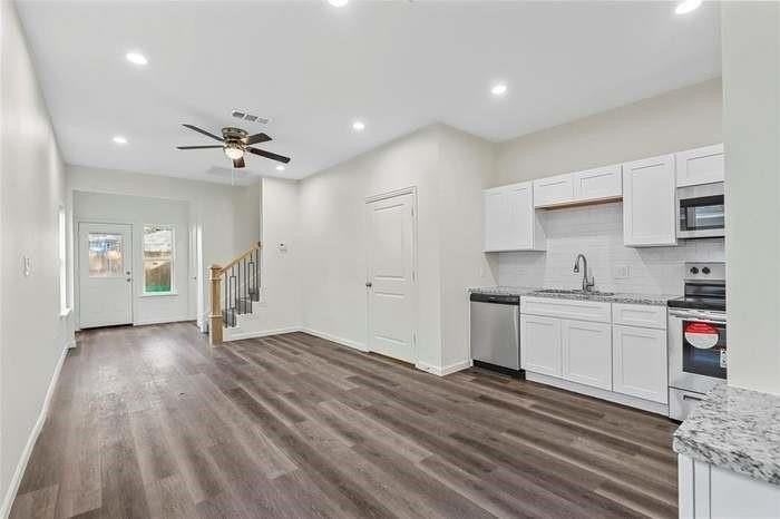 3445 Frazier Ave - Photo 3 of 3