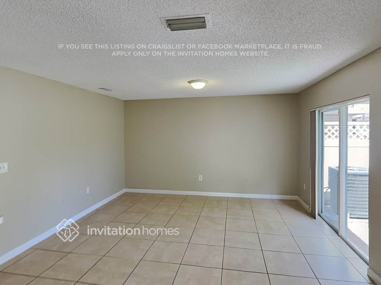 9283 Nw 55th St - Photo 4 of 13