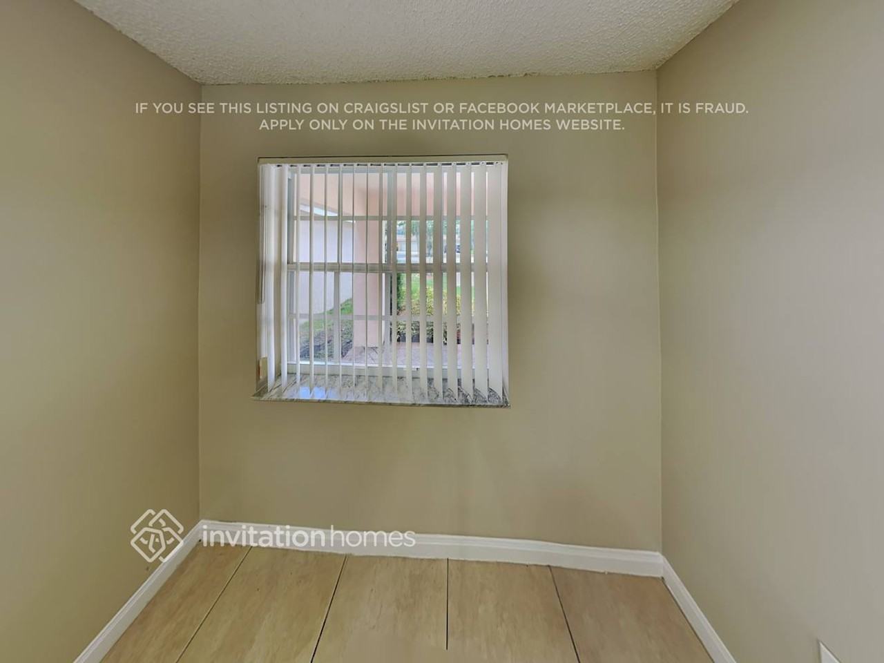 9283 Nw 55th St - Photo 5 of 13