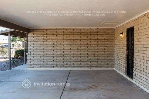 1129 E Hampton Cir - Photo 2 of 12