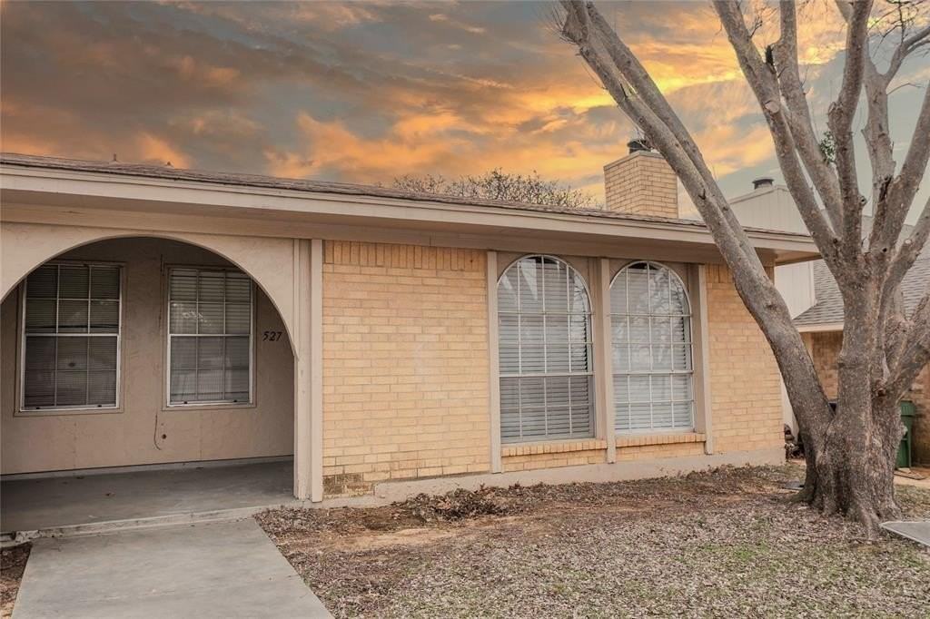 527 Crowley Rd - Photo 2 of 17