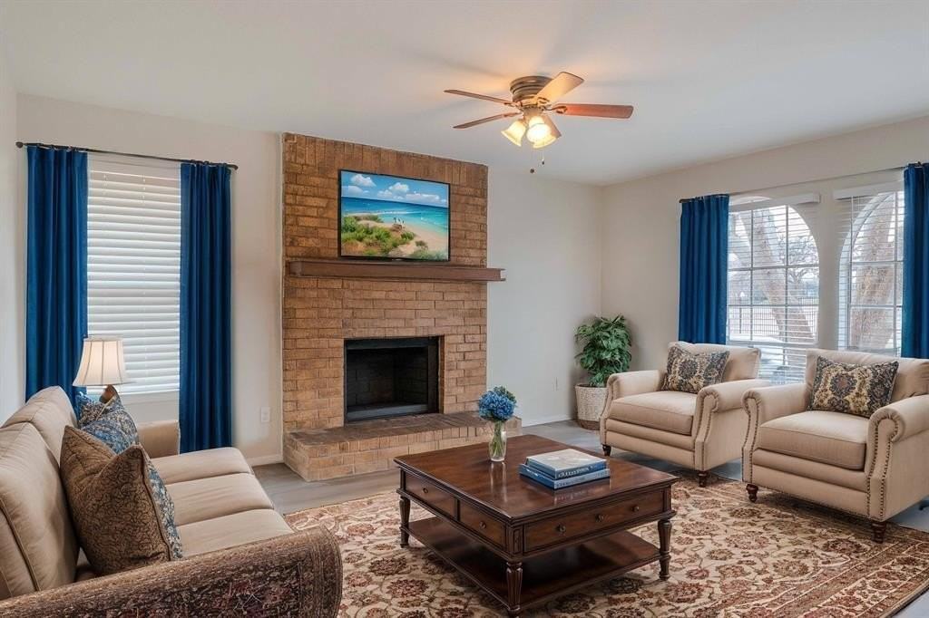 527 Crowley Rd - Photo 4 of 17