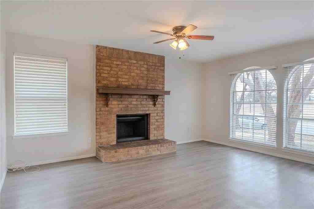 527 Crowley Rd - Photo 5 of 17