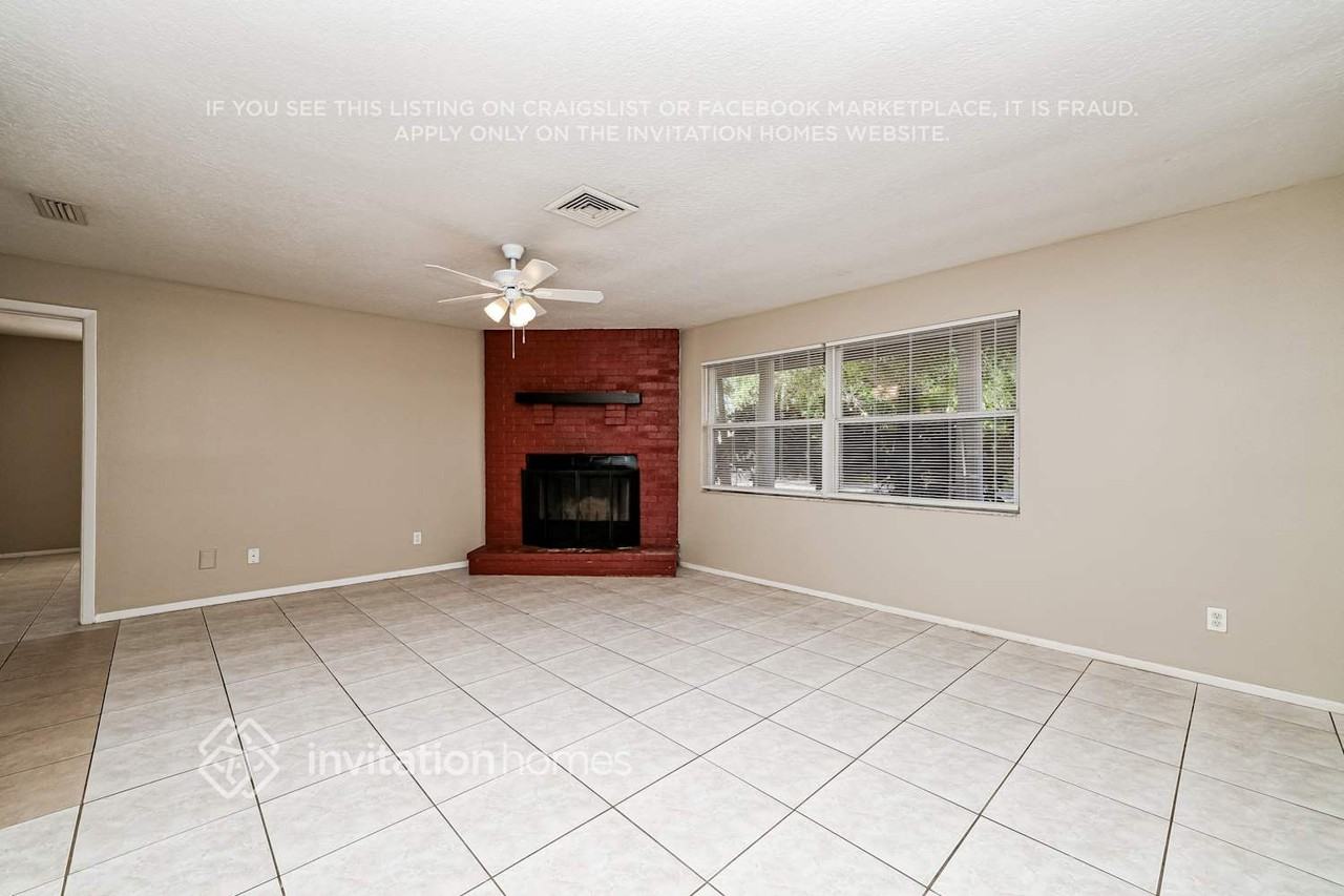 130 Ne Madison Cir N - Photo 3 of 17