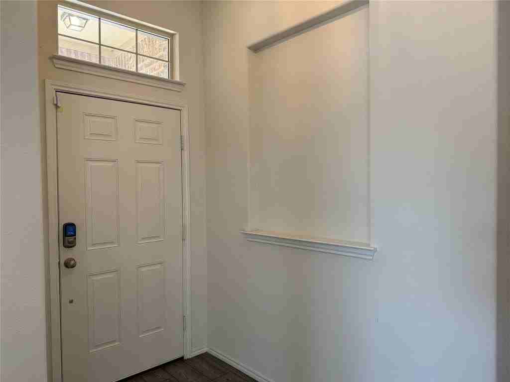 4700 Essonite Rd - Photo 4 of 34