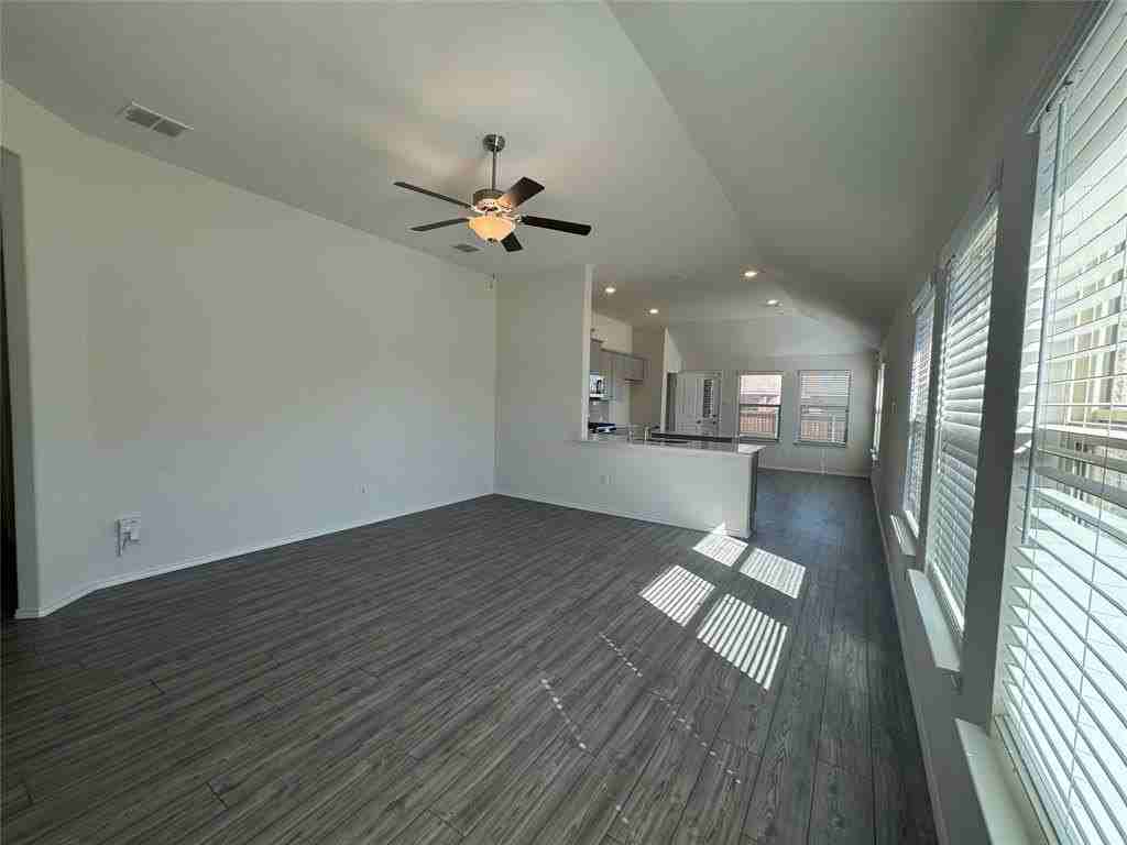 4700 Essonite Rd - Photo 6 of 34