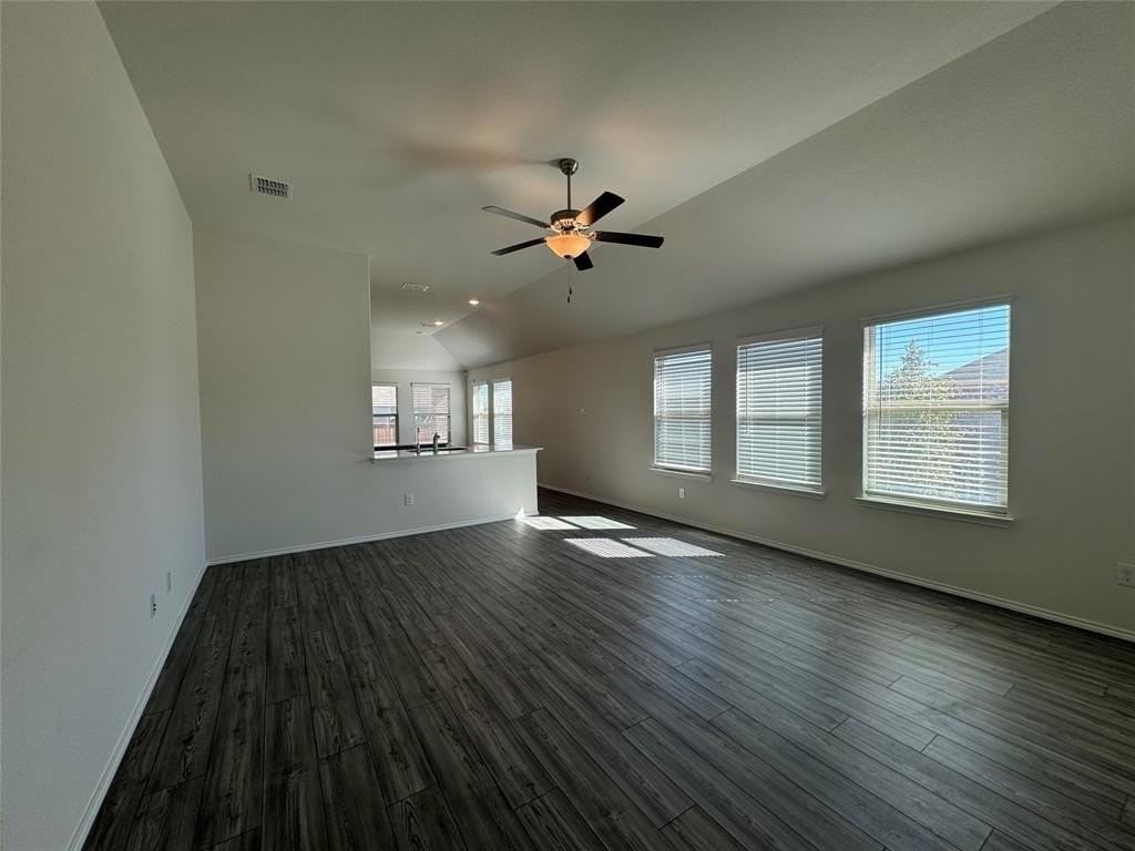 4700 Essonite Rd - Photo 7 of 34