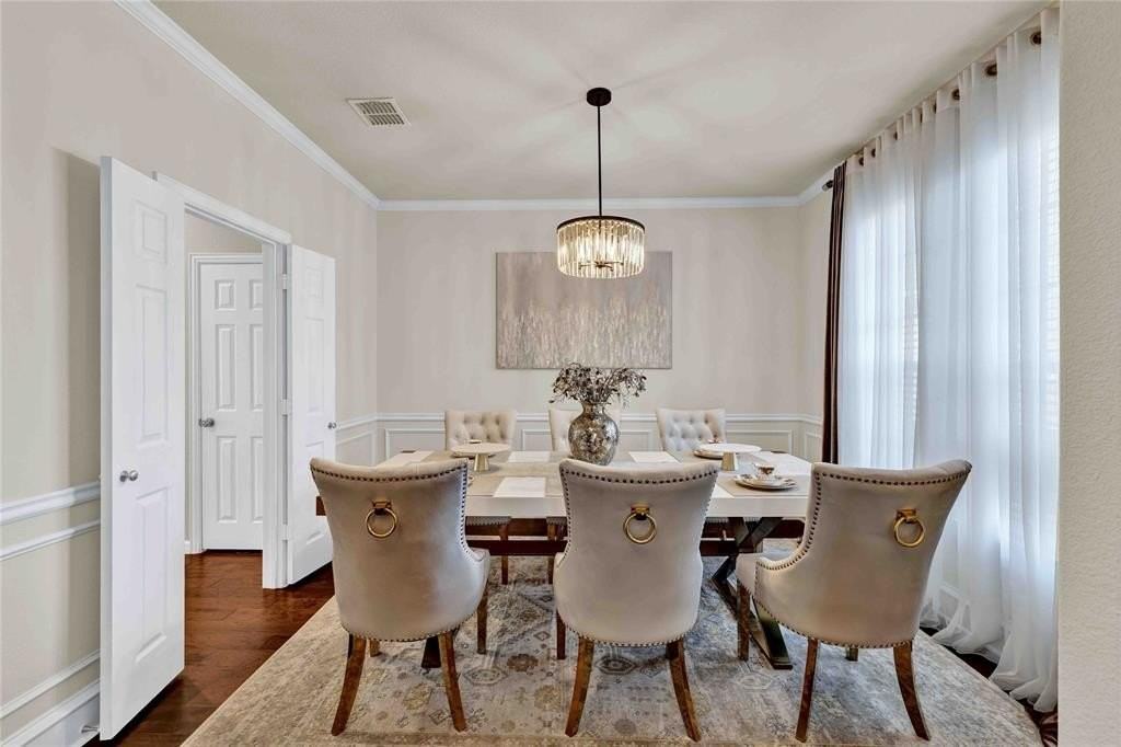 7305 Oak Leaf Dr - Photo 5 of 40