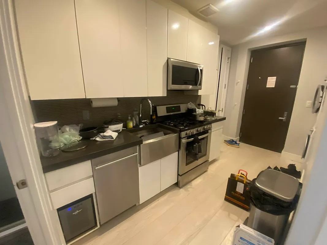 204 E 13th St #4 - Photo 5 of 7