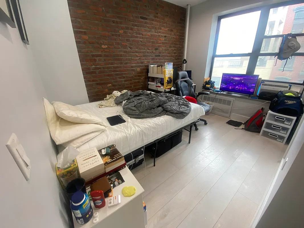 204 E 13th St #4 - Photo 7 of 7