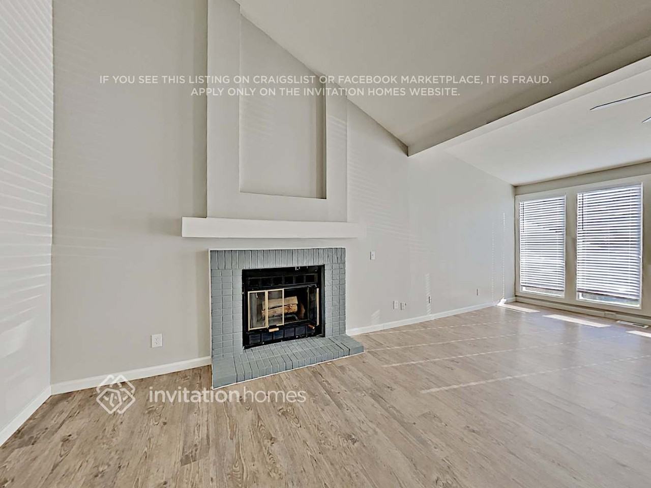 18621 E Columbia Pl - Photo 7 of 27