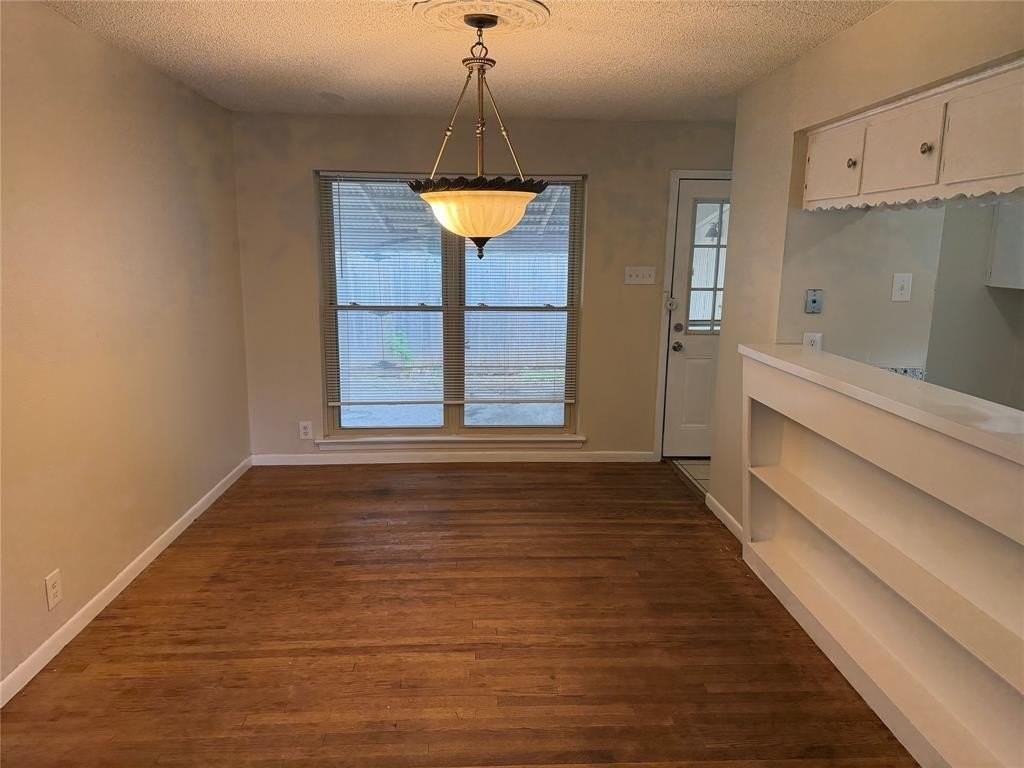 3253 Millmar Dr - Photo 3 of 10