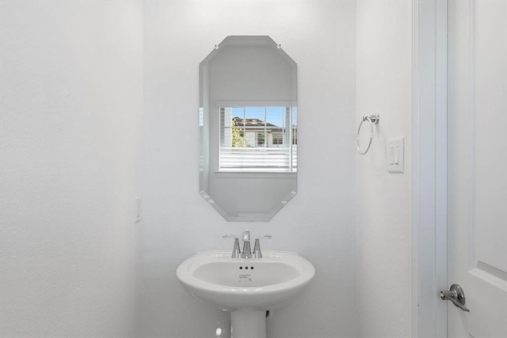 204 Griffith Dr #17 - Photo 3 of 31