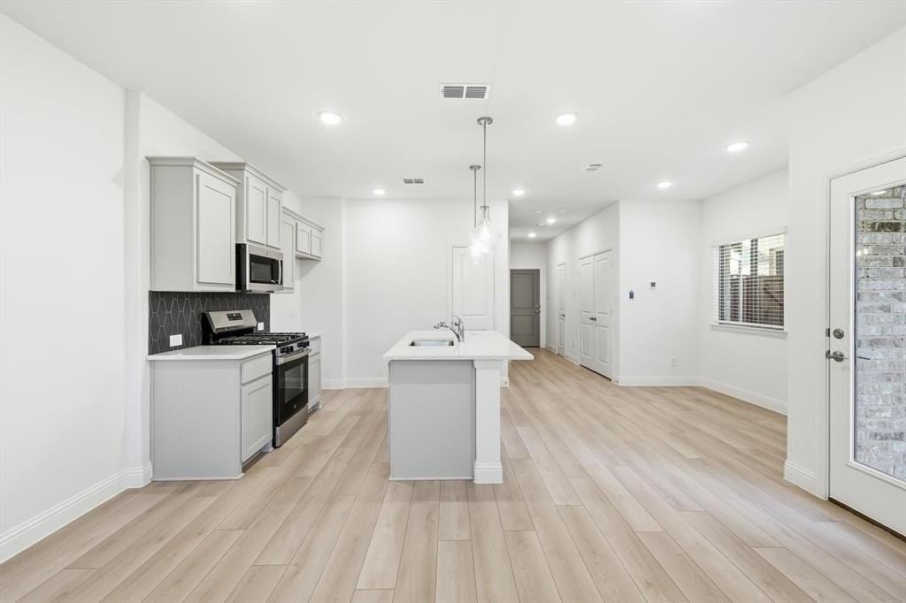 204 Griffith Dr #17 - Photo 7 of 31