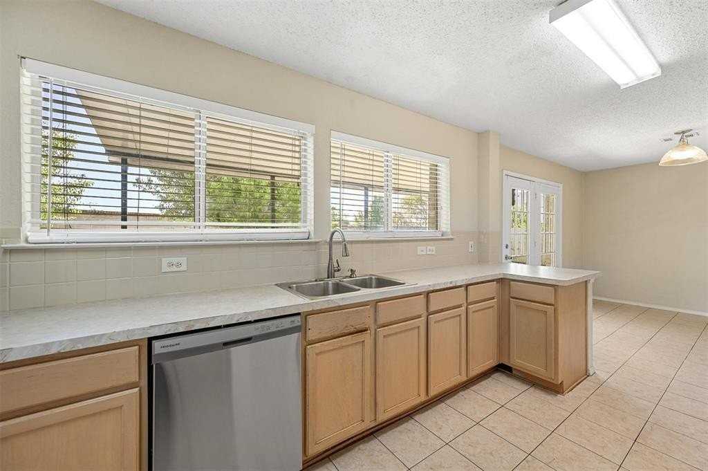 6632 Canyon Oak Dr - Photo 7 of 26