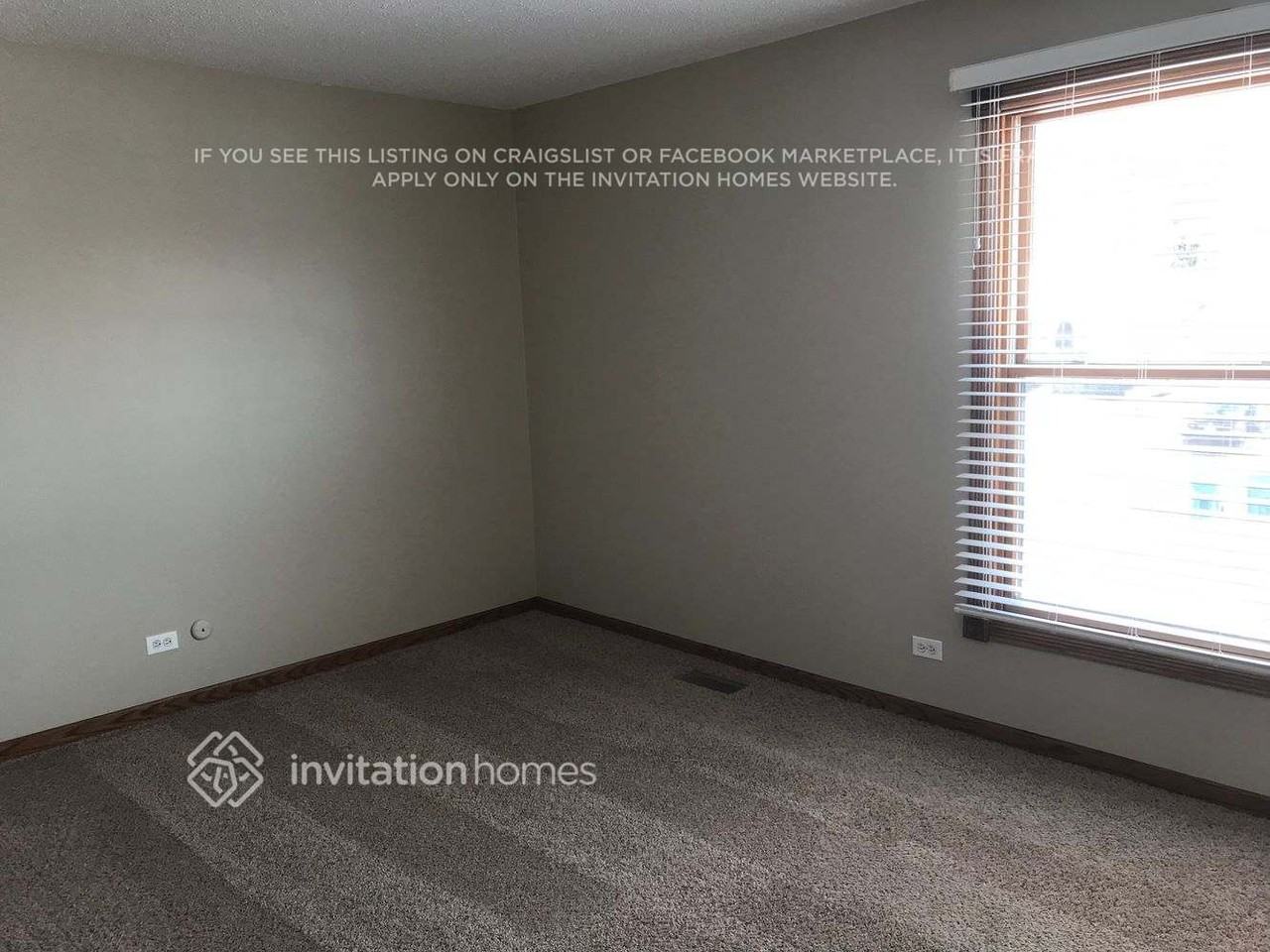 1134 Washington St - Photo 3 of 10