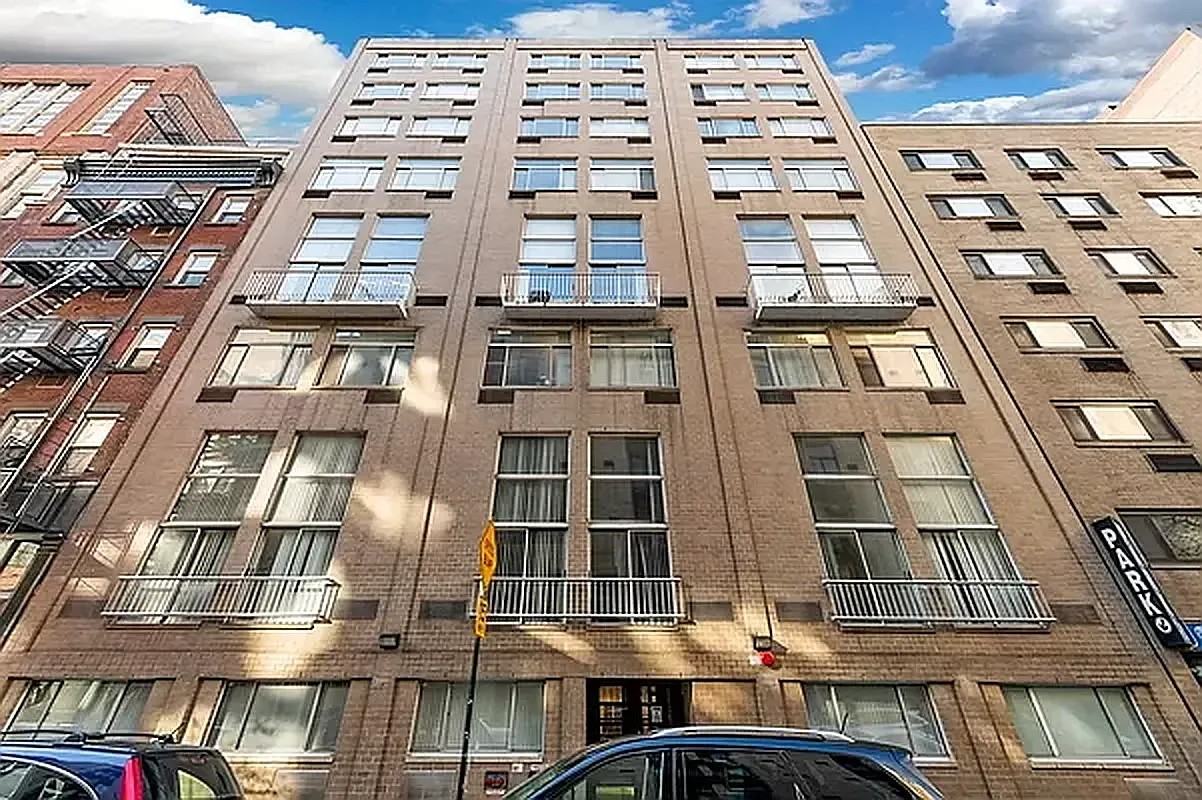 220 E 24th St #5I - Photo 6 of 7