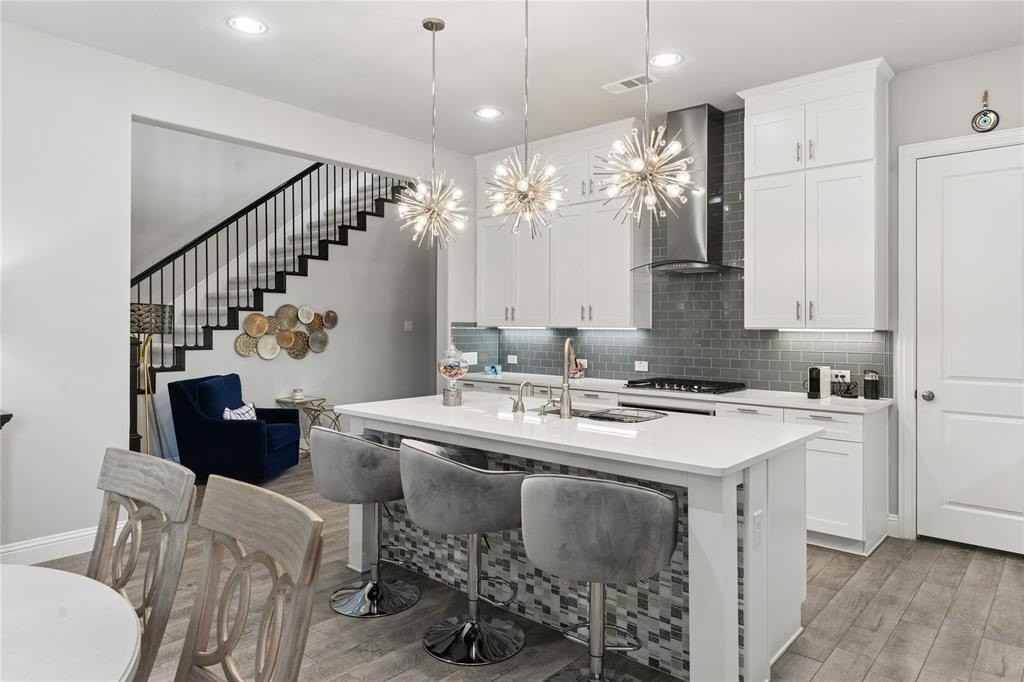 12701 Mercer Pkwy - Photo 4 of 38