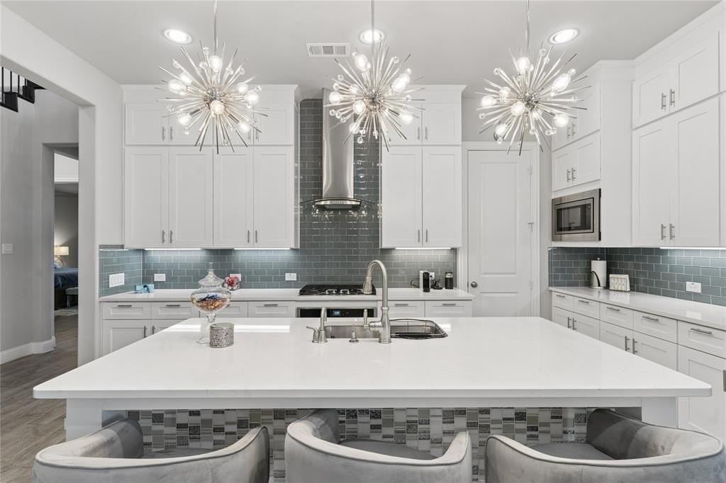 12701 Mercer Pkwy - Photo 6 of 38