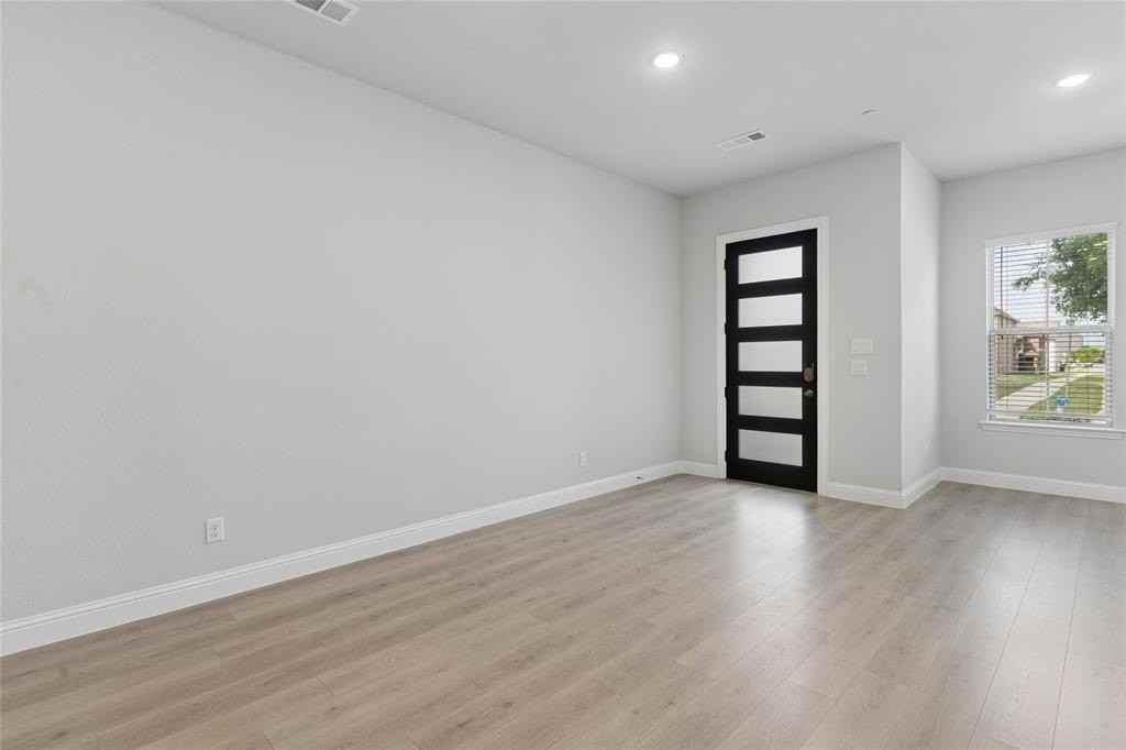 4701 Piedras Lanzar Dr - Photo 5 of 24