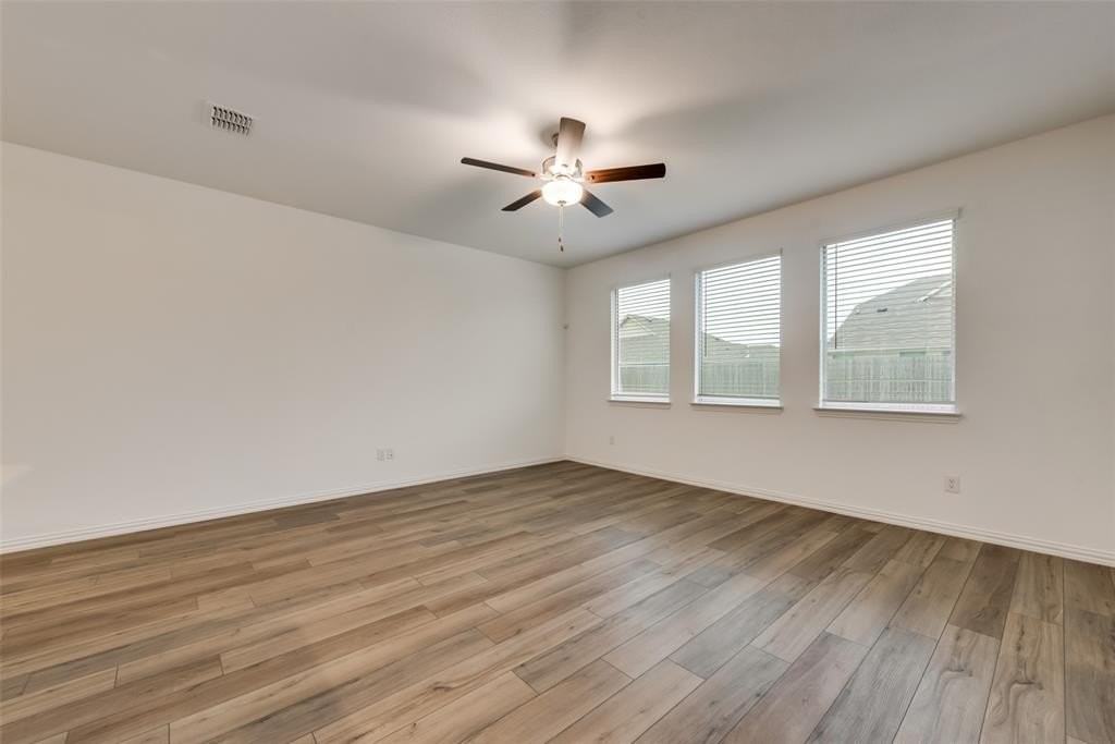 917 Dustwood Dr - Photo 6 of 19