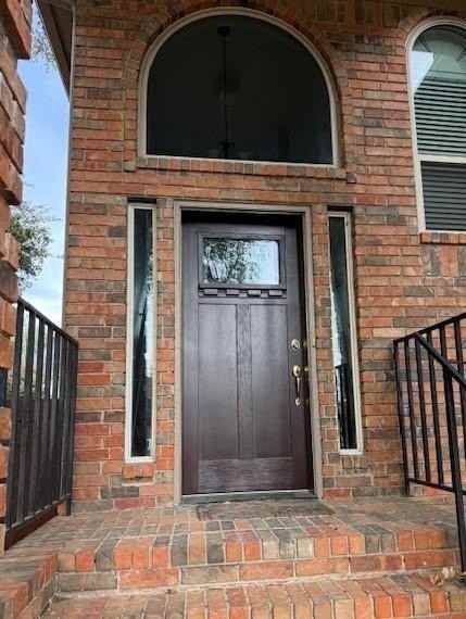 638 Saint Andrews Pl - Photo 2 of 19