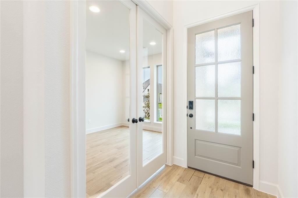 2519 Auburn St - Photo 6 of 34