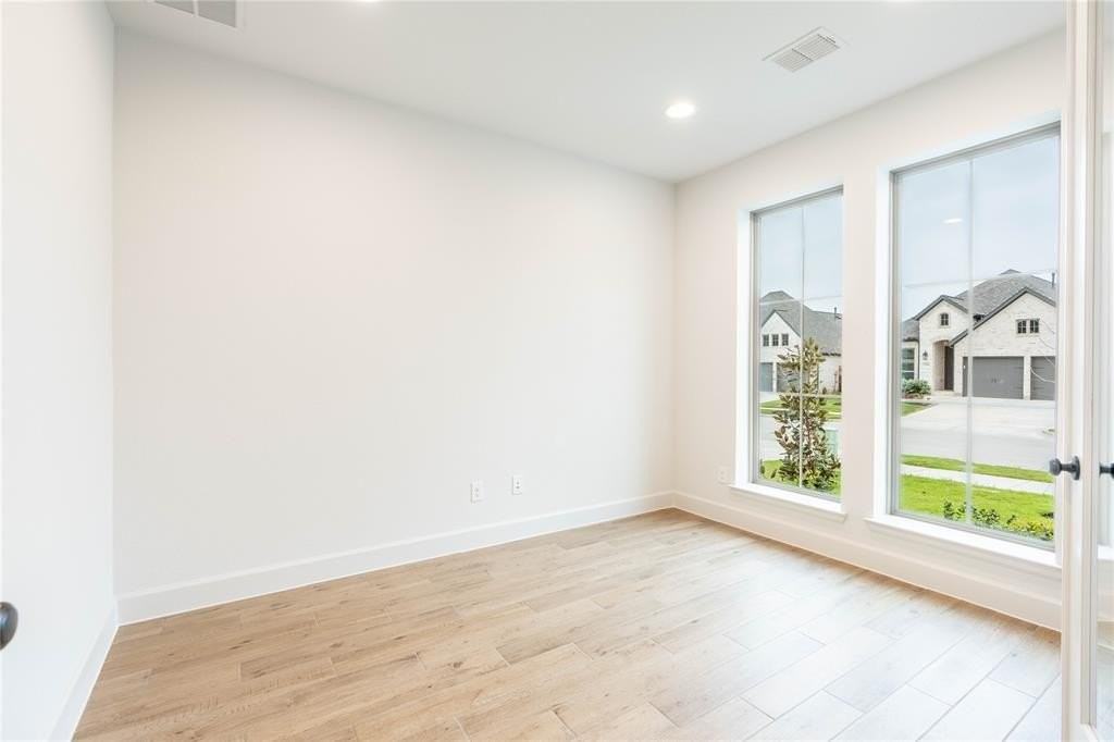 2519 Auburn St - Photo 7 of 34