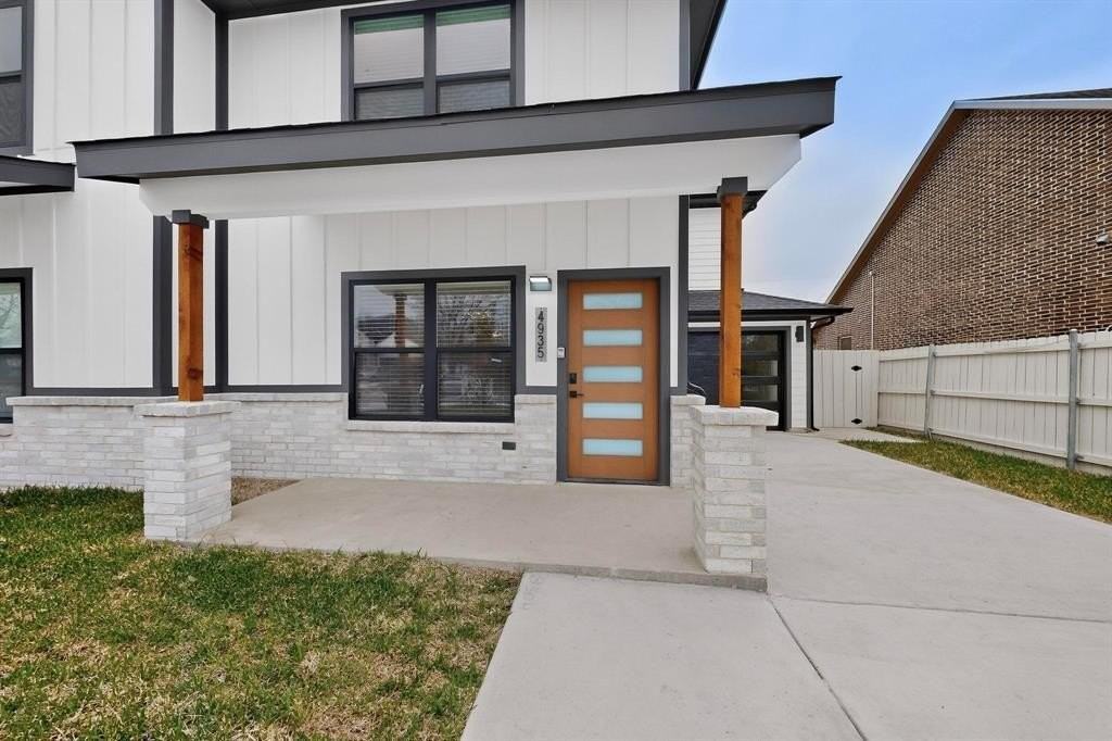 4935 Mobile Dr - Photo 3 of 35