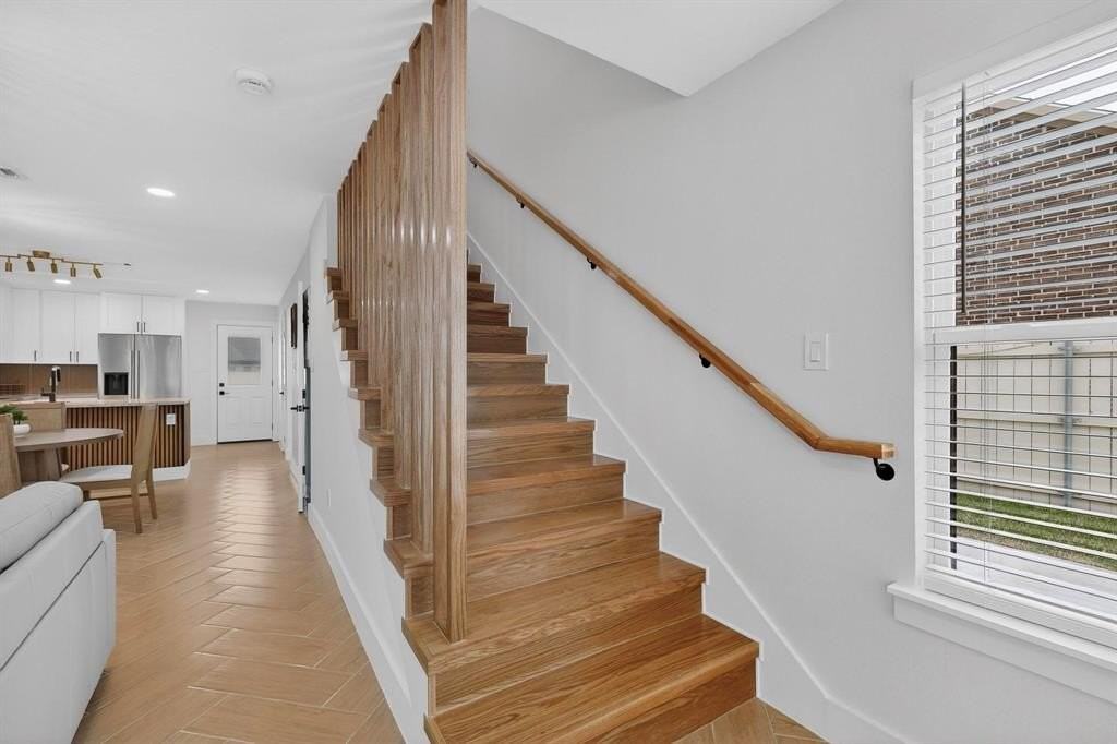 4935 Mobile Dr - Photo 5 of 35