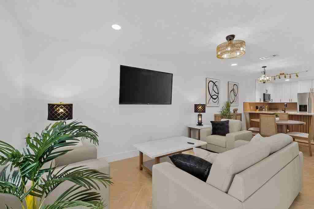 4935 Mobile Dr - Photo 7 of 35