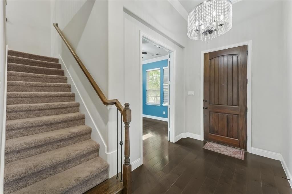 3421 Poinsettia Way - Photo 3 of 16