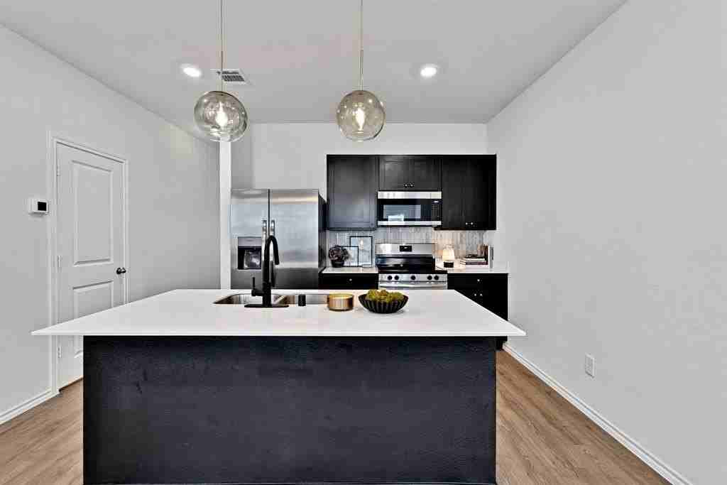 310 Arbor Dr - Photo 2 of 19