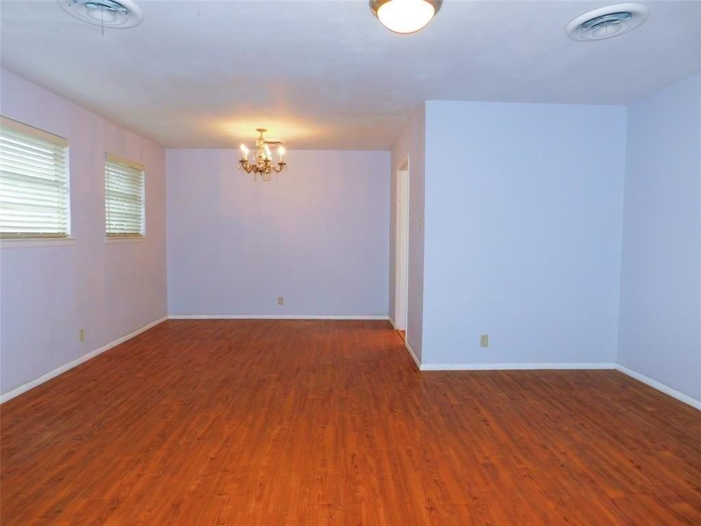 1128 Thomas St - Photo 4 of 27