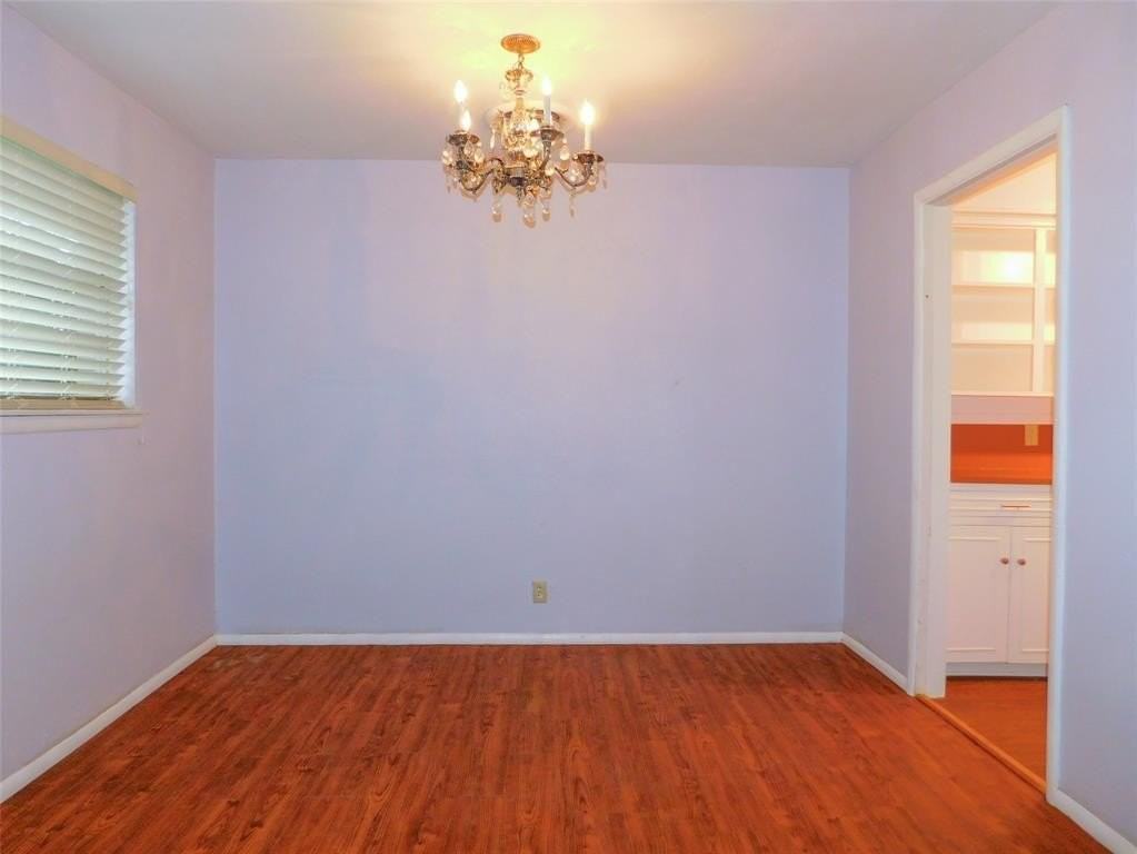 1128 Thomas St - Photo 5 of 27