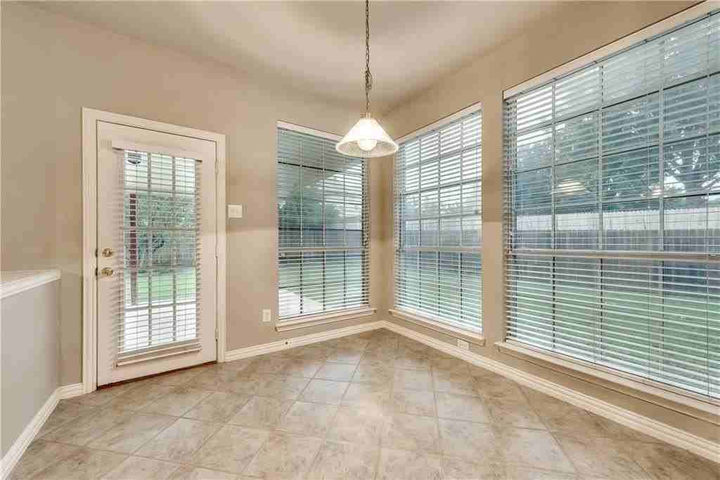 2016 Deer Path Ct - Photo 5 of 26