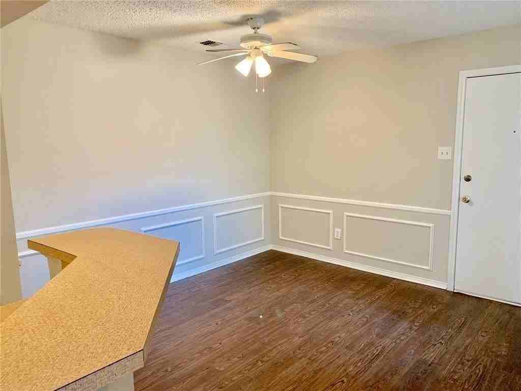 541 Canary Ln - Photo 4 of 13