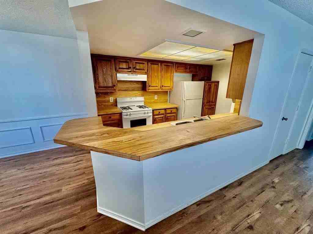 541 Canary Ln - Photo 5 of 13