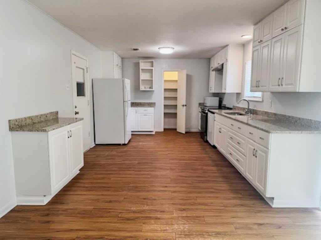 913 Patricia Dr - Photo 4 of 12