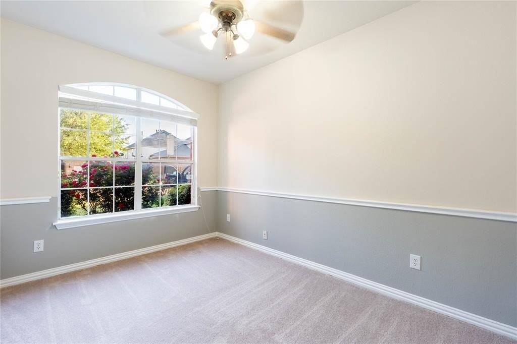 2725 Tangerine Ln - Photo 5 of 29