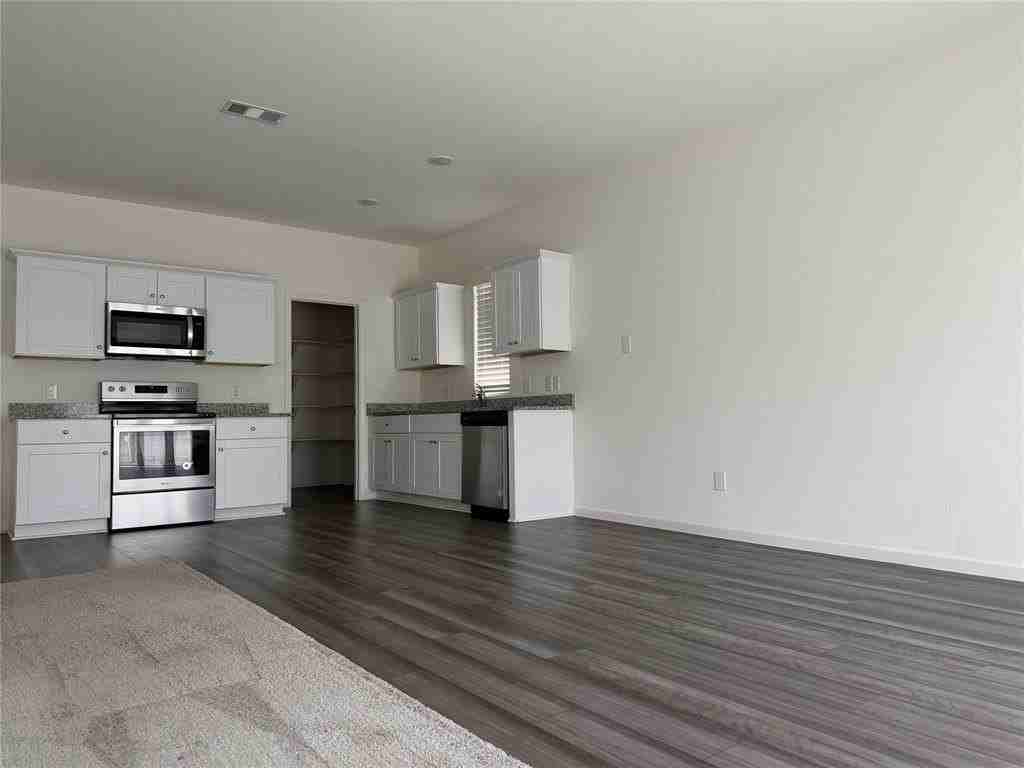 684 Crestridge Dr - Photo 5 of 20