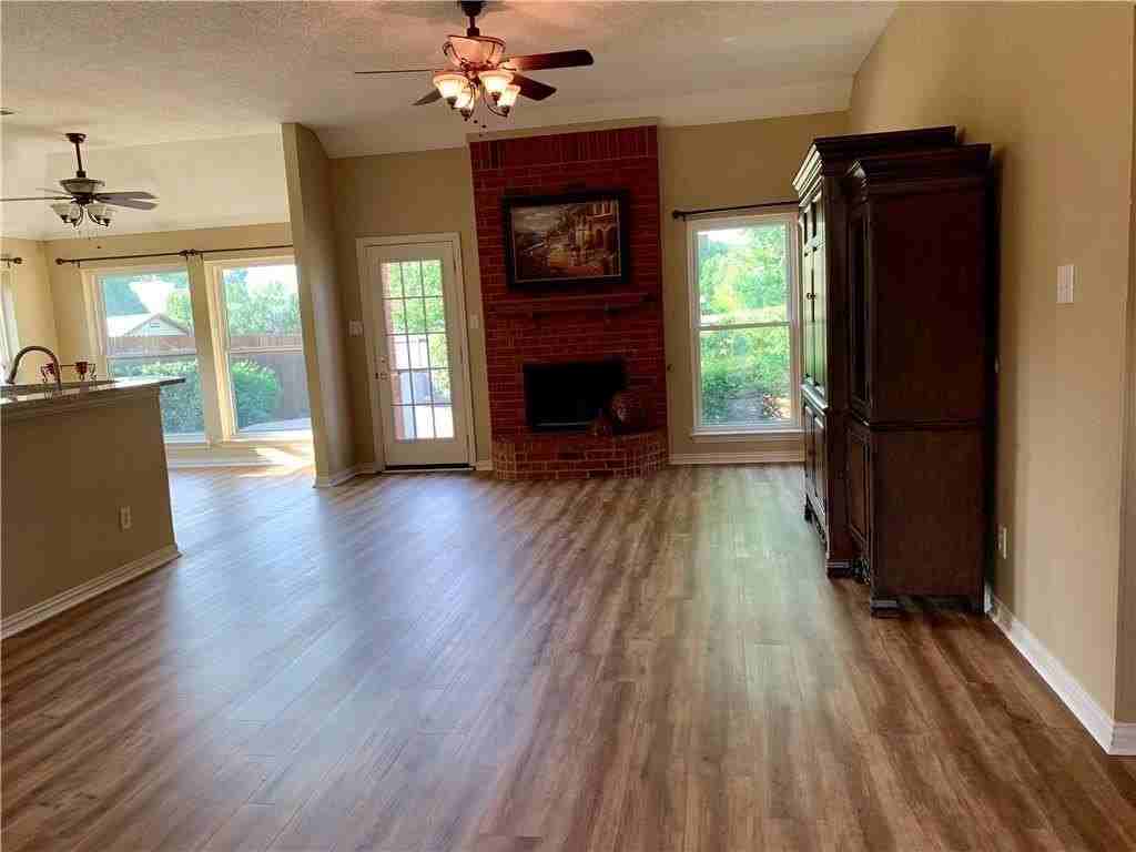 1417 Superior Dr - Photo 2 of 9