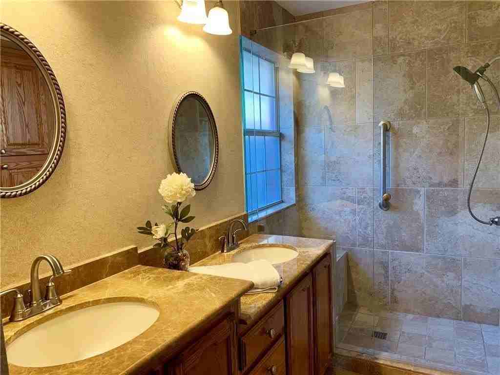 1417 Superior Dr - Photo 5 of 9