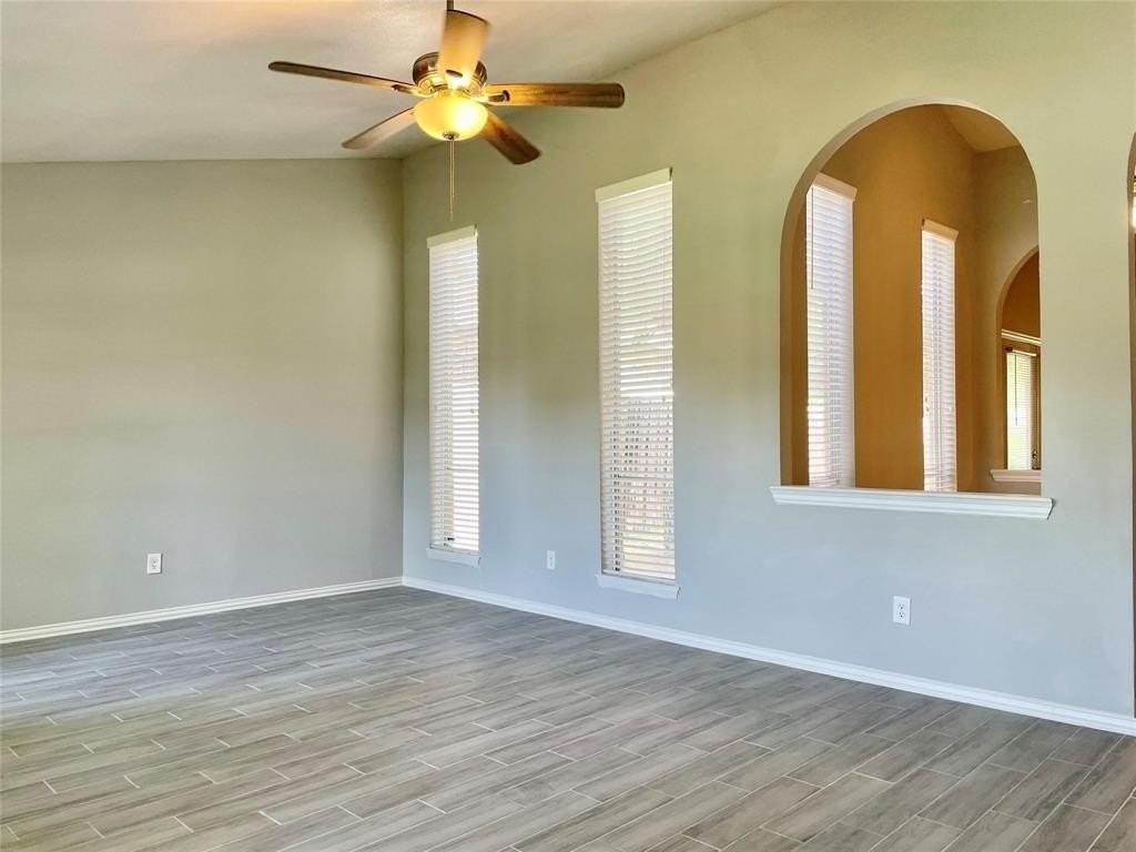 4726 Oakwood Dr - Photo 2 of 17